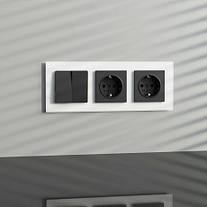 Розетка с заземлением, безвинтовой зажим Werkel черный матовый W1171308 4690389156908 3