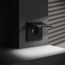 Розетка встраиваемая Voltum S70 с заземлением, защитными шторками и крышкой 16А, (черный матовый) VLS040308 3