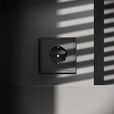 Розетка встраиваемая Voltum S70 с заземлением и защитными шторками, 16А, (графит) VLS040207 4