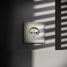 Розетка встраиваемая Voltum S70 с заземлением и защитными шторками, 16А, (шелк) VLS040204 5