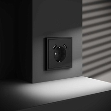 Розетка встраиваемая Voltum S70 с заземлением и защитными шторками, 16А, с USB, A+A, (черный матовый VLS040408 3