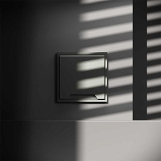 Розетка встраиваемая Voltum S70 с заземлением, защитными шторками и крышкой 16А, (титан) VLS040306 2